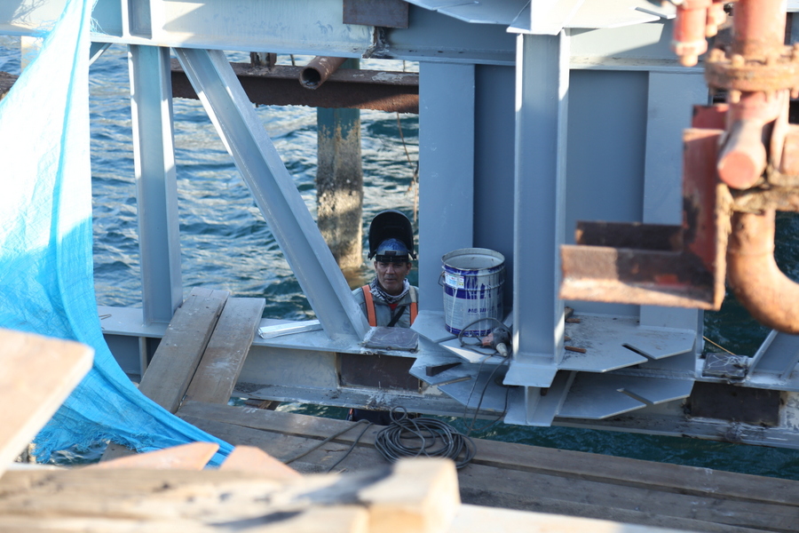 کارگران+ بازدید+ پروژه ها + رییس پایانه نفتی خارگ 7