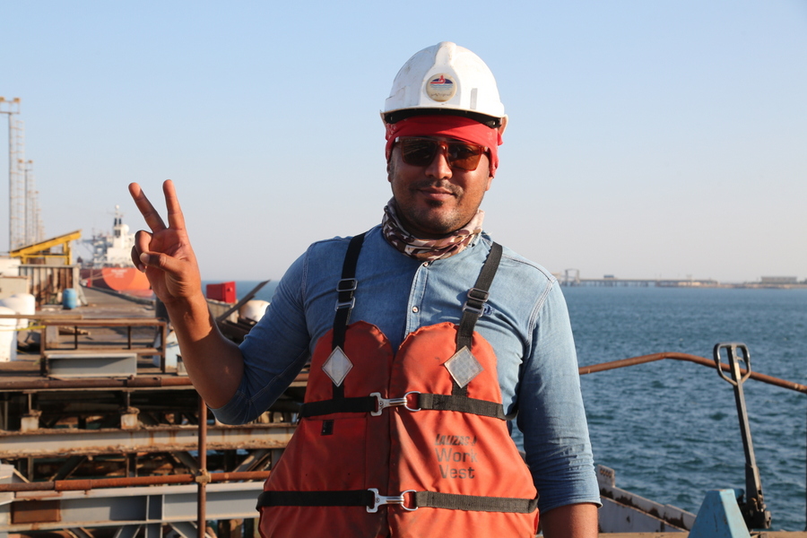 کارگران+ بازدید+ پروژه ها + رییس پایانه نفتی خارگ 11