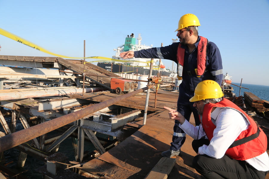 کارگران+ بازدید+ پروژه ها + رییس پایانه نفتی خارگ 18