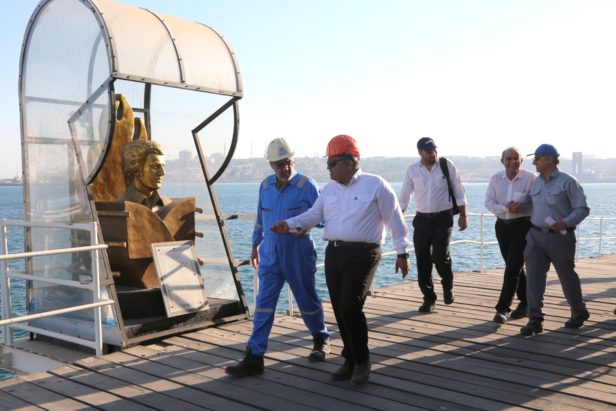 کارگران+ بازدید+ پروژه ها + رییس پایانه نفتی خارگ 22