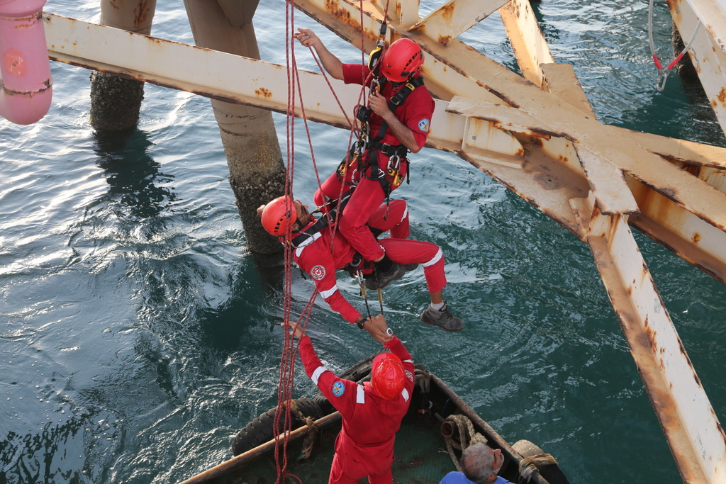 برگزاری مانور امداد و نجات +پایانه نفتی  خارگ  19