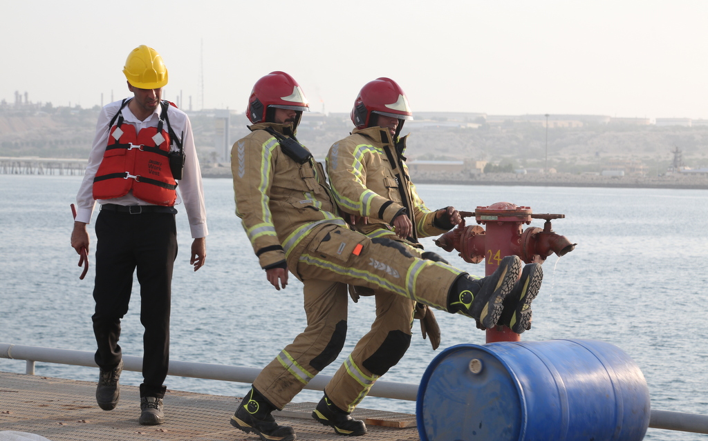 برگزاری مانور امداد و نجات +پایانه نفتی  خارگ  23
