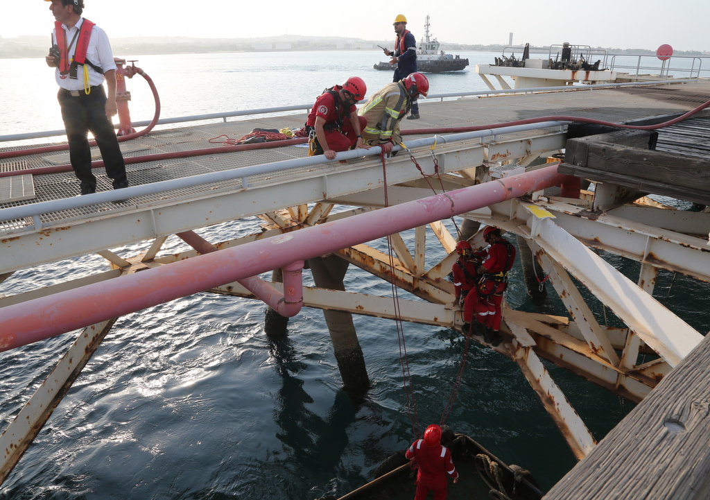 برگزاری مانور امداد و نجات +پایانه نفتی  خارگ  24