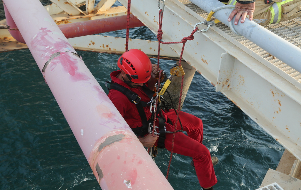 برگزاری مانور امداد و نجات +پایانه نفتی  خارگ  26