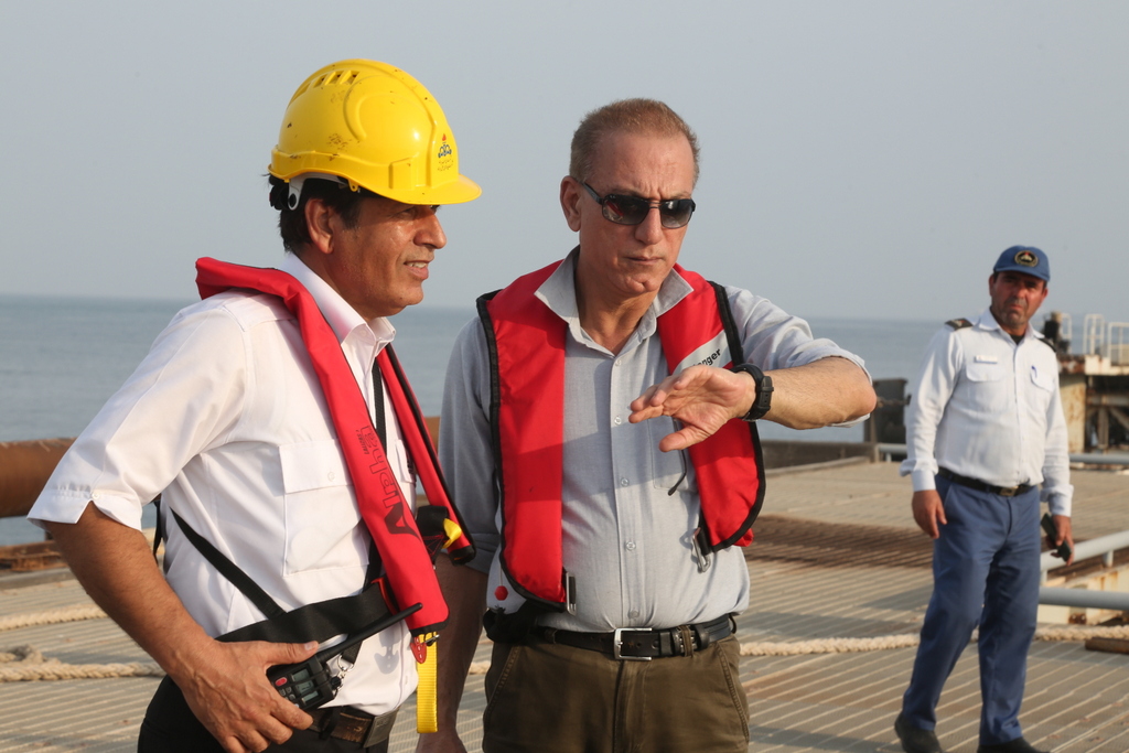 برگزاری مانور امداد و نجات +پایانه نفتی  خارگ  30