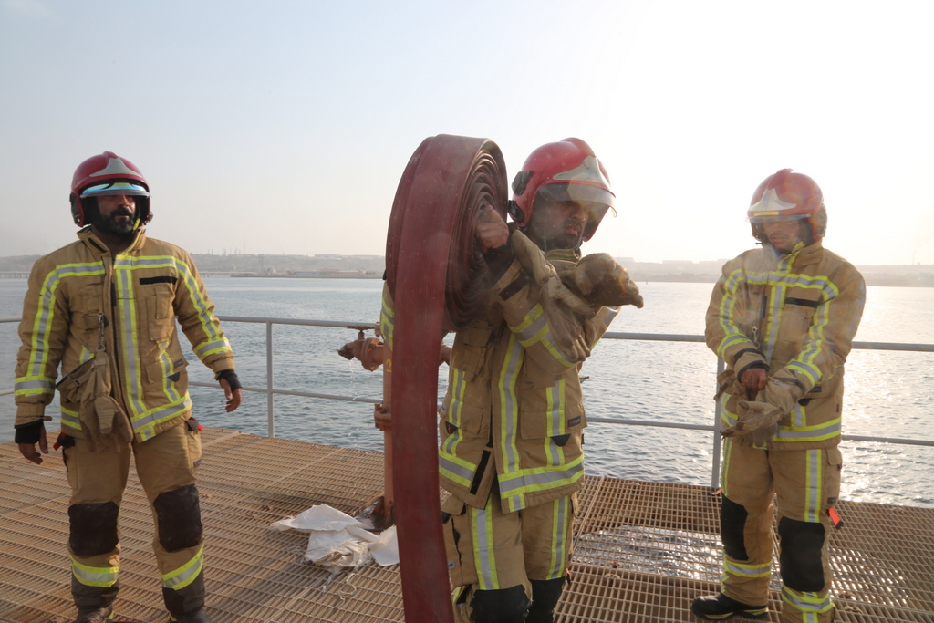 برگزاری مانور امداد و نجات +پایانه نفتی  خارگ  36