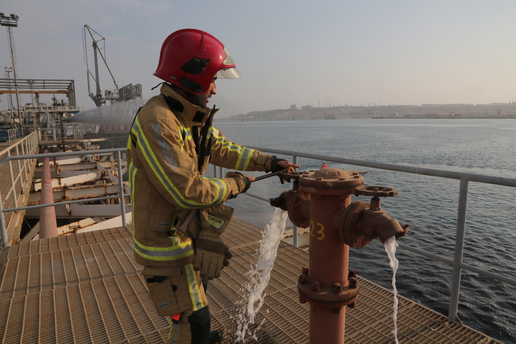 برگزاری مانور امداد و نجات +پایانه نفتی  خارگ  37