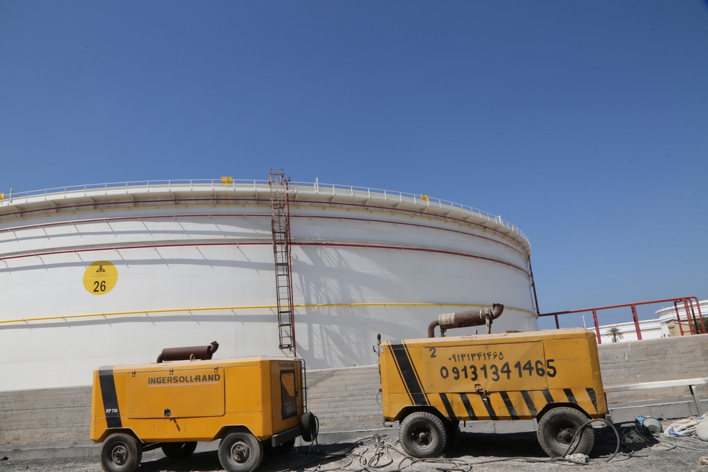 بازدید+ مدیرعامل + مخازن+ خارگ 4