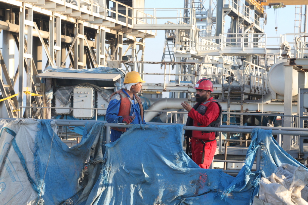 اسکله+ نوسازی+ تعمیرات+ غریبی + خارگ 25