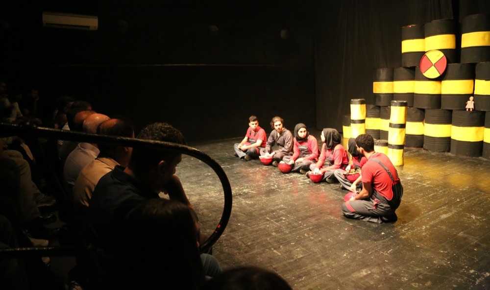 نمایش  تئاتر + دفاع مقدس +پایانه نفتی خارگ  5