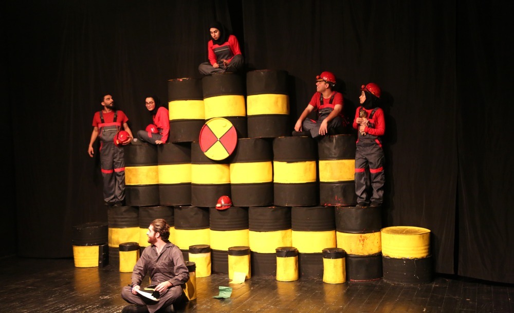 نمایش  تئاتر + دفاع مقدس +پایانه نفتی خارگ  11