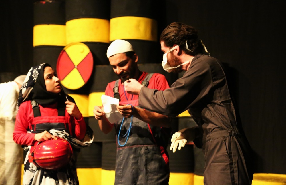 نمایش  تئاتر + دفاع مقدس +پایانه نفتی خارگ  14