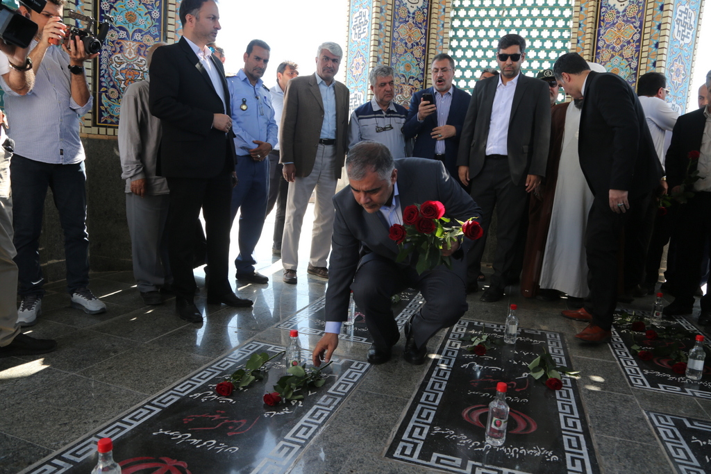 پاک نژاد + جزیره خارگ + وزیر نفت 3