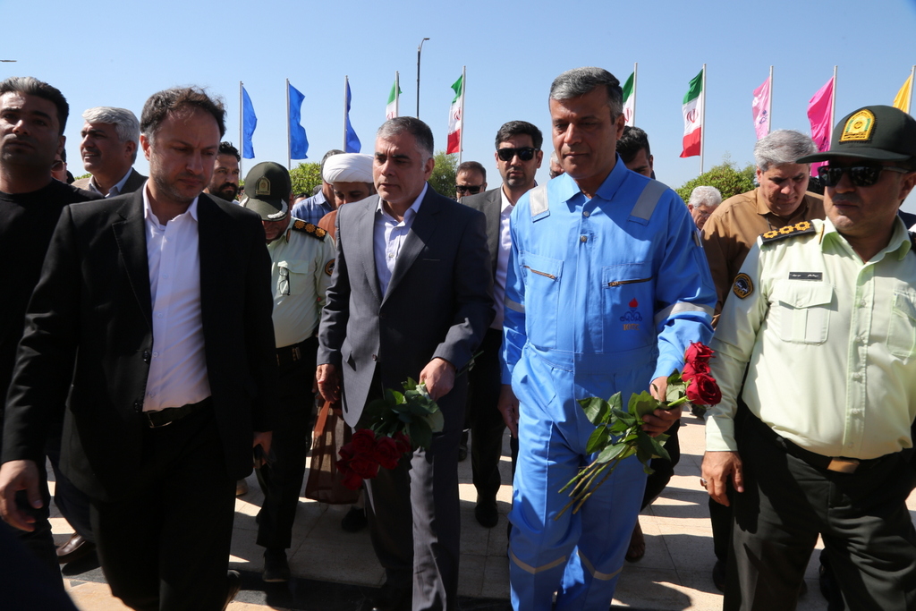 پاک نژاد + جزیره خارگ + وزیر نفت 5