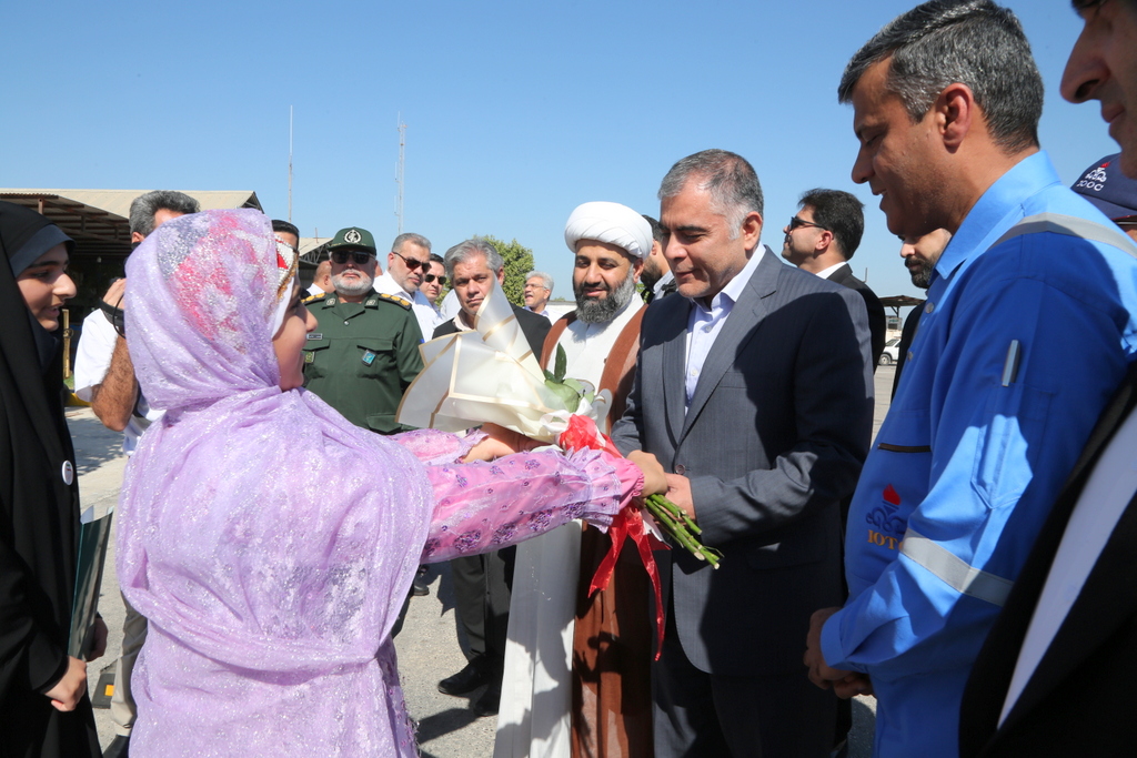 پاک نژاد + جزیره خارگ + وزیر نفت 8