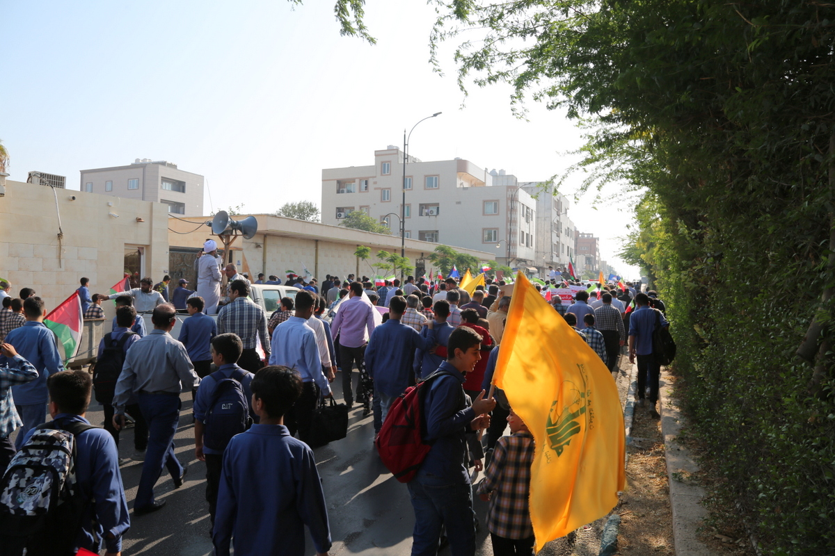 راهپیمایی 13 آبان 41