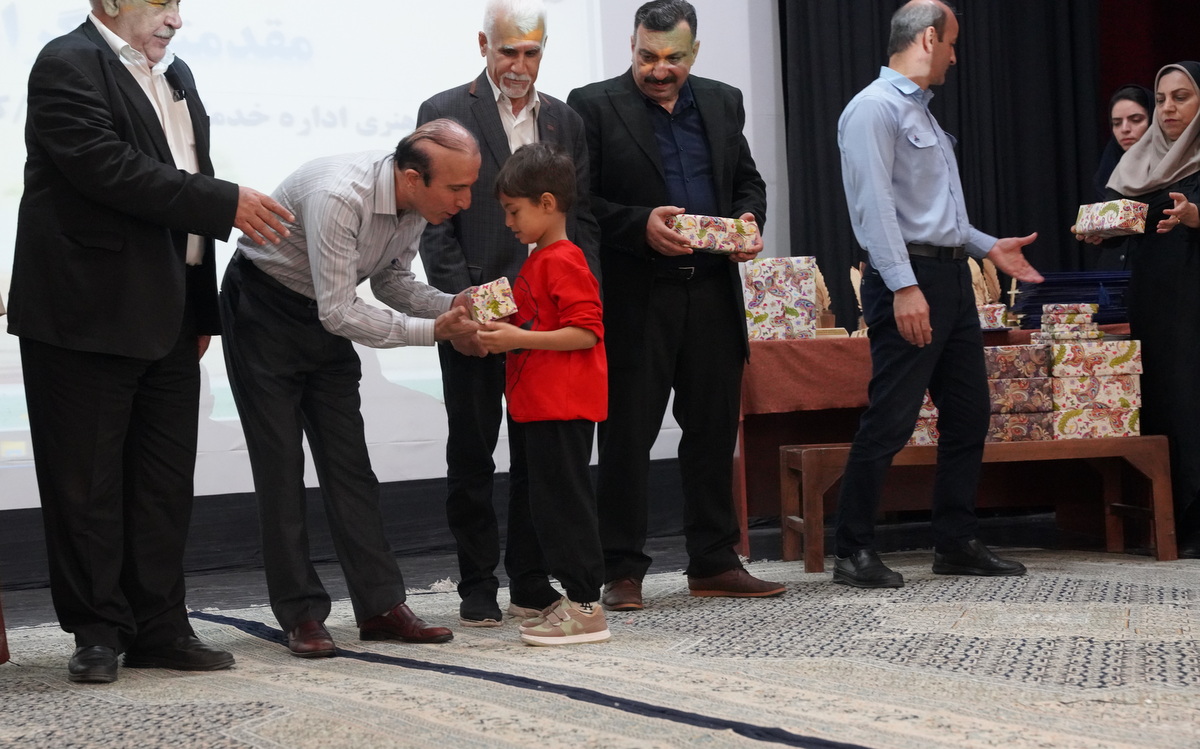 نویسندگان، کتابداران و کتابخوانان جزیره خارگ +نکوداشت اهل قلم 18