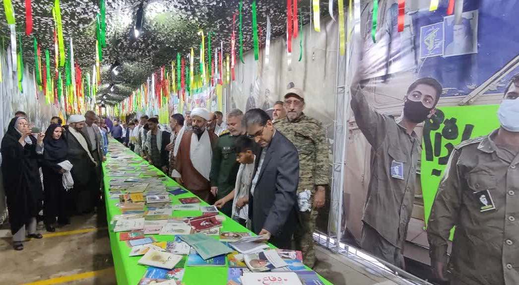 نمایشگاه هفته بسیج در پایانه نفتی خارگ 13