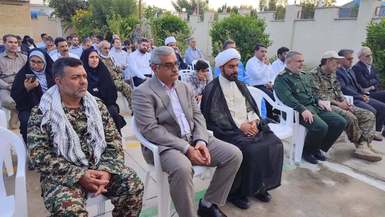 نمایشگاه هفته بسیج در پایانه نفتی خارگ 15