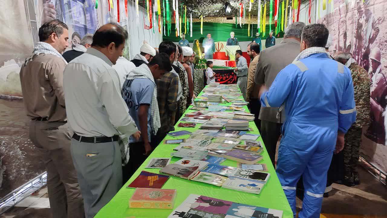 نمایشگاه هفته بسیج در پایانه نفتی خارگ 17