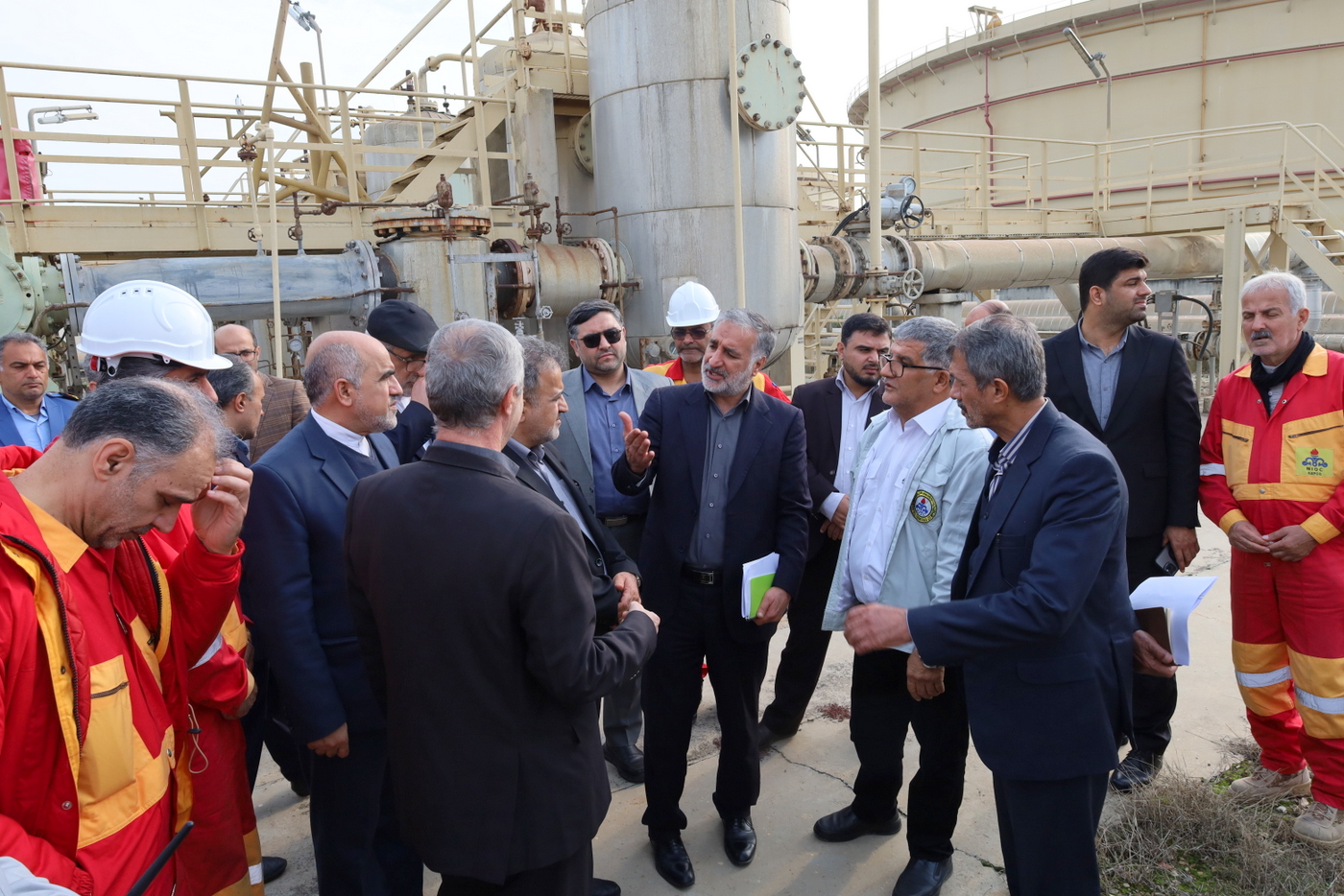 بازدید پایانه نفتی شمال + معاون وزیر در امور بین الملل و بازرگانی +  سیدعلی محمد موسوی+ عباس اسدروز+ عل معلمی 3