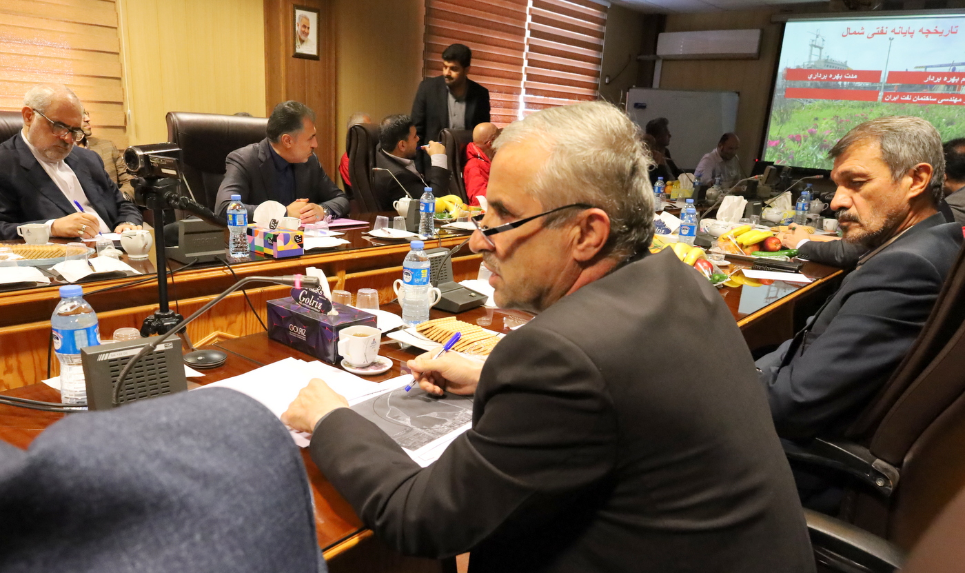 بازدید پایانه نفتی شمال + معاون وزیر در امور بین الملل و بازرگانی +  سیدعلی محمد موسوی+ عباس اسدروز+ عل معلمی 28