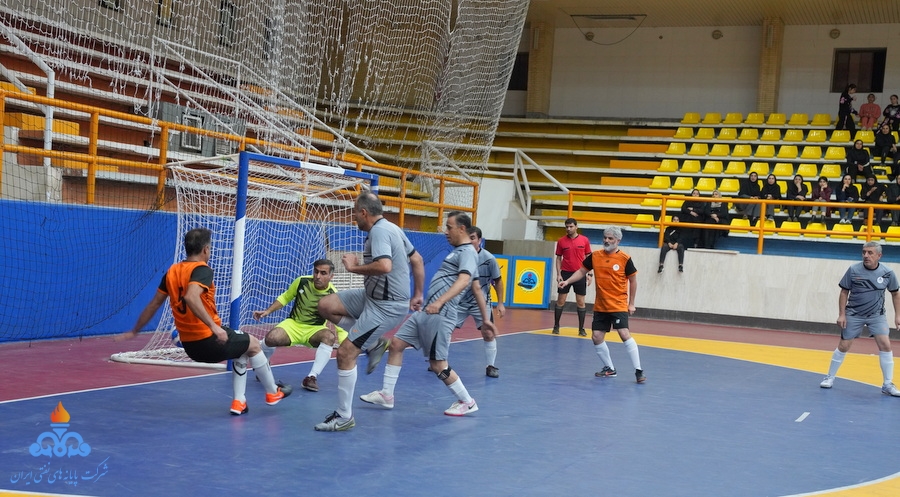 فوتسال کارکنان بالای 45 سال  38