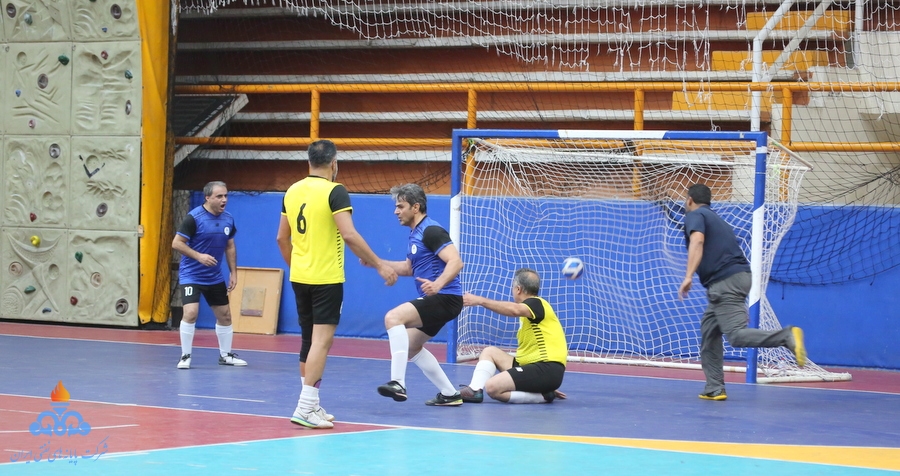 فوتسال کارکنان بالای 45 سال  65