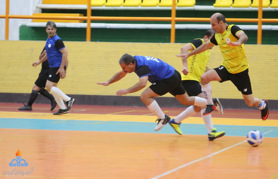 فوتسال کارکنان بالای 45 سال  72