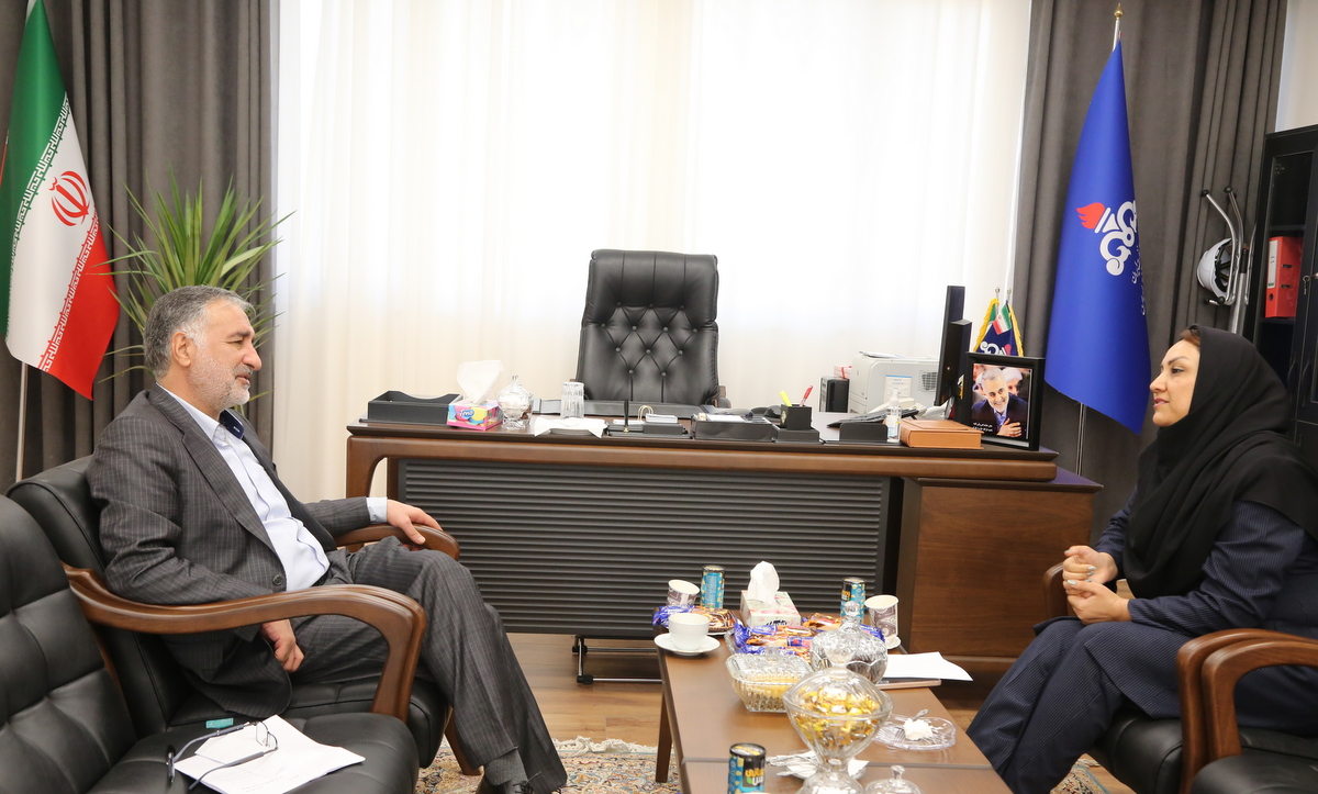 دیدار مدیرعامل شرکت پایانه‌های نفتی ایران با کارکنان و ساکنان جزیره خارگ 5