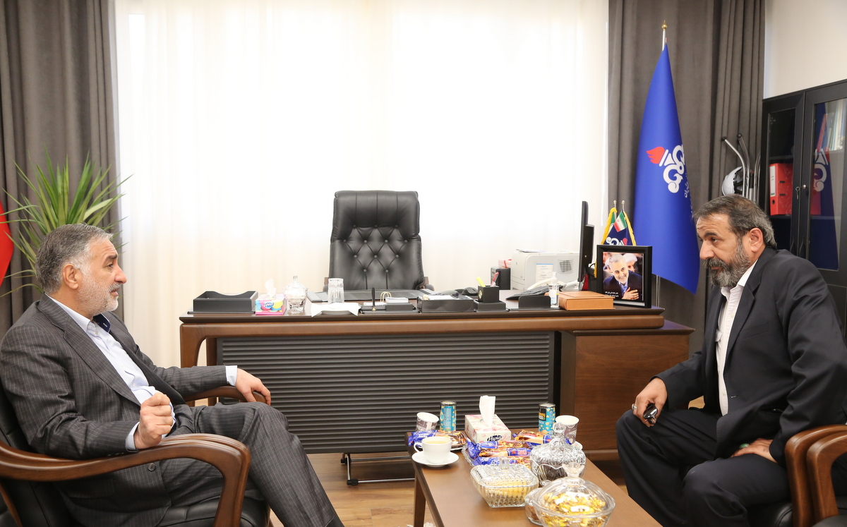 دیدار مدیرعامل شرکت پایانه‌های نفتی ایران با کارکنان و ساکنان جزیره خارگ 8