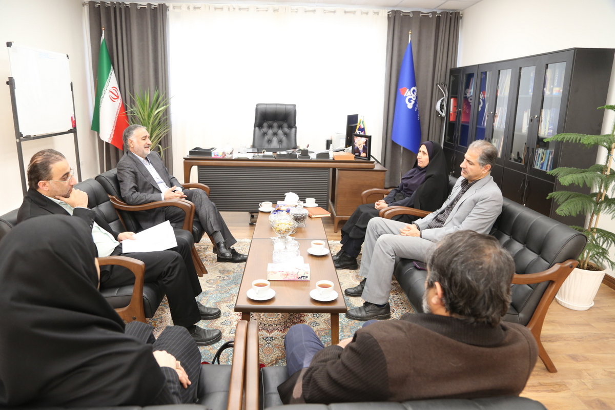 مدیرعامل شرکت پایانه‌های نفتی ایران+ رئیس آموزش و پرورش جزیره خارگ 5