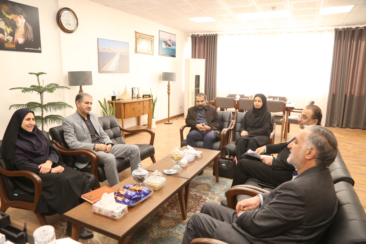 مدیرعامل شرکت پایانه‌های نفتی ایران+ رئیس آموزش و پرورش جزیره خارگ 7