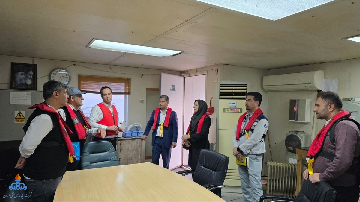 بازدید مدیرمنابع انسانی + اسکاه آإرپاد - احمد زارع  3