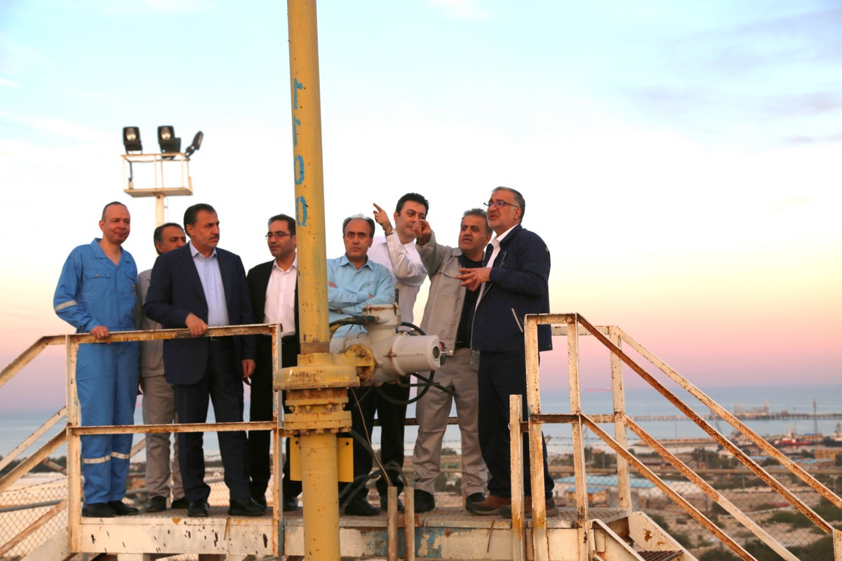 معاون امور بین الملل و بازرگانی وزیر نفت + سید علی محمد موسوی+ عباس اسدروز + پایانه های نفتی ایران 9