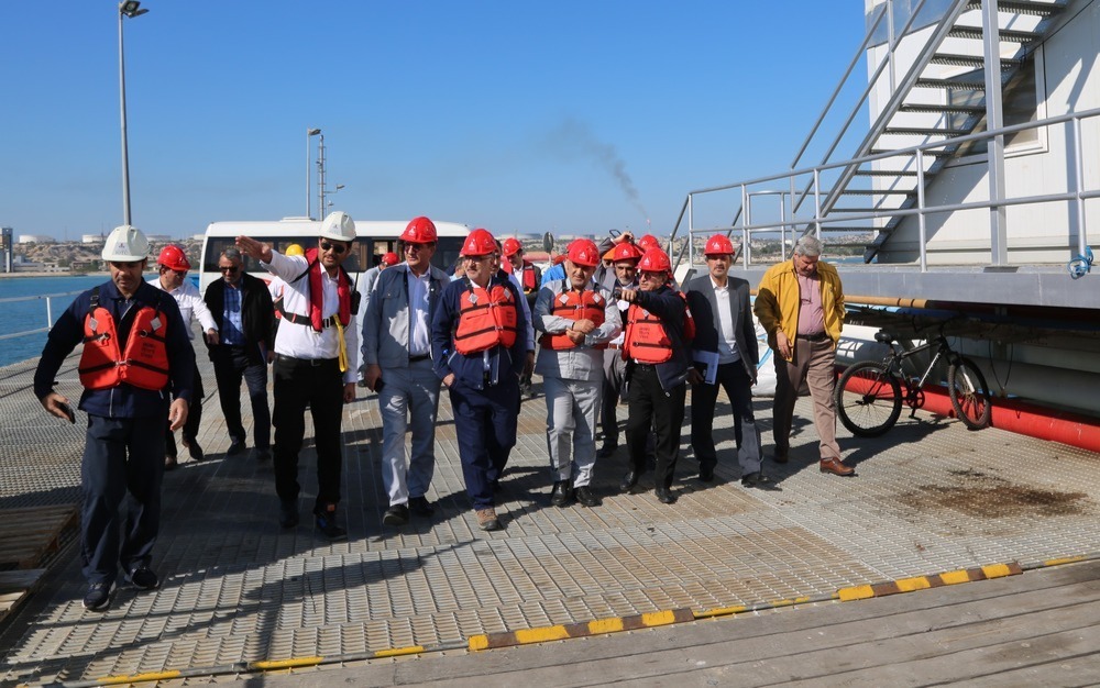 معاون امور بین الملل و بازرگانی وزیر نفت + سید علی محمد موسوی+ عباس اسدروز + پایانه های نفتی ایران 18