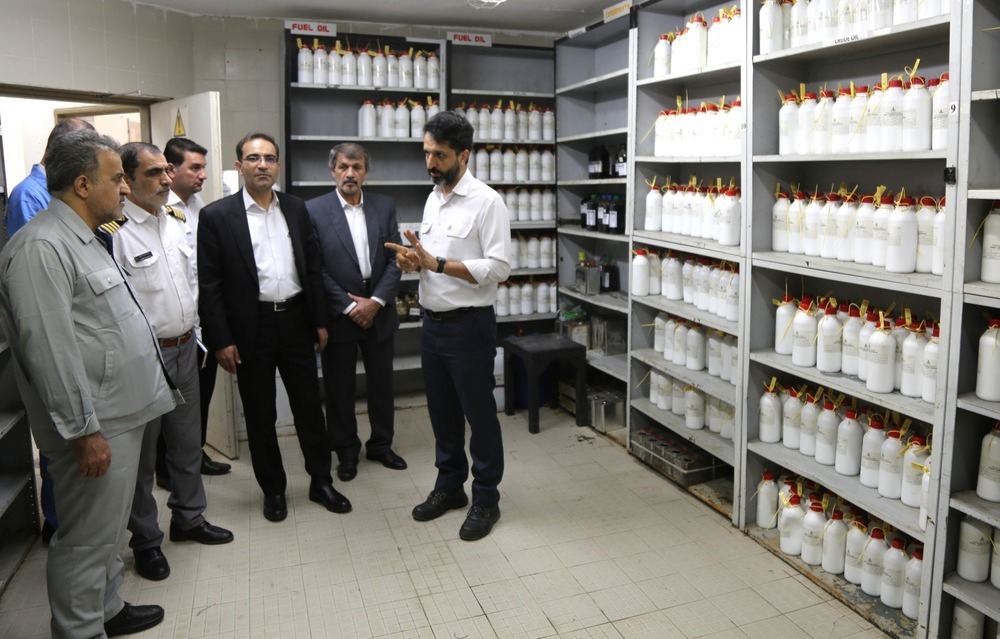 بازدید معاون امور بین‌الملل و بازرگانی وزیر نفت از اداره کنترل کیفیت و میترینگ آذرپاد پایانه نفتی خارگ 8