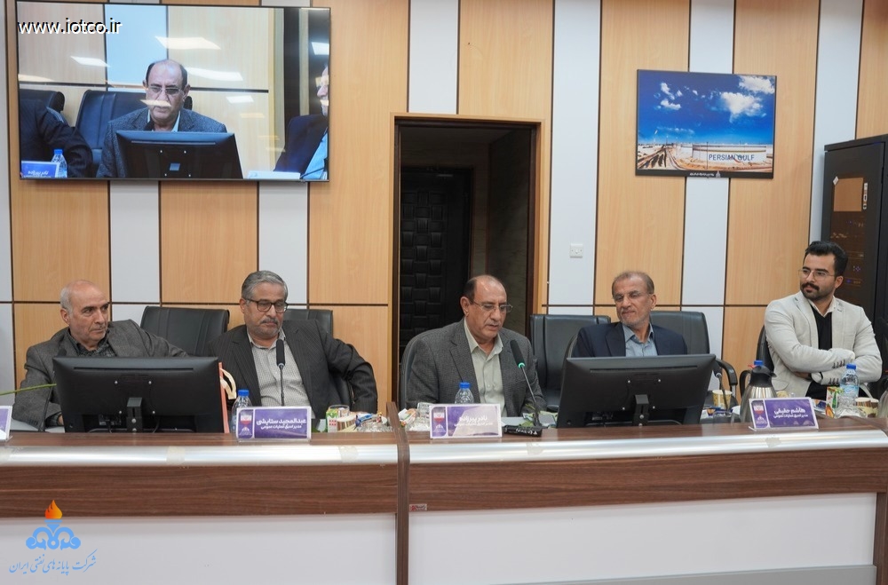 نخستین گردهمایی مدیران تاریخ عملیات عمومی خارگ 13