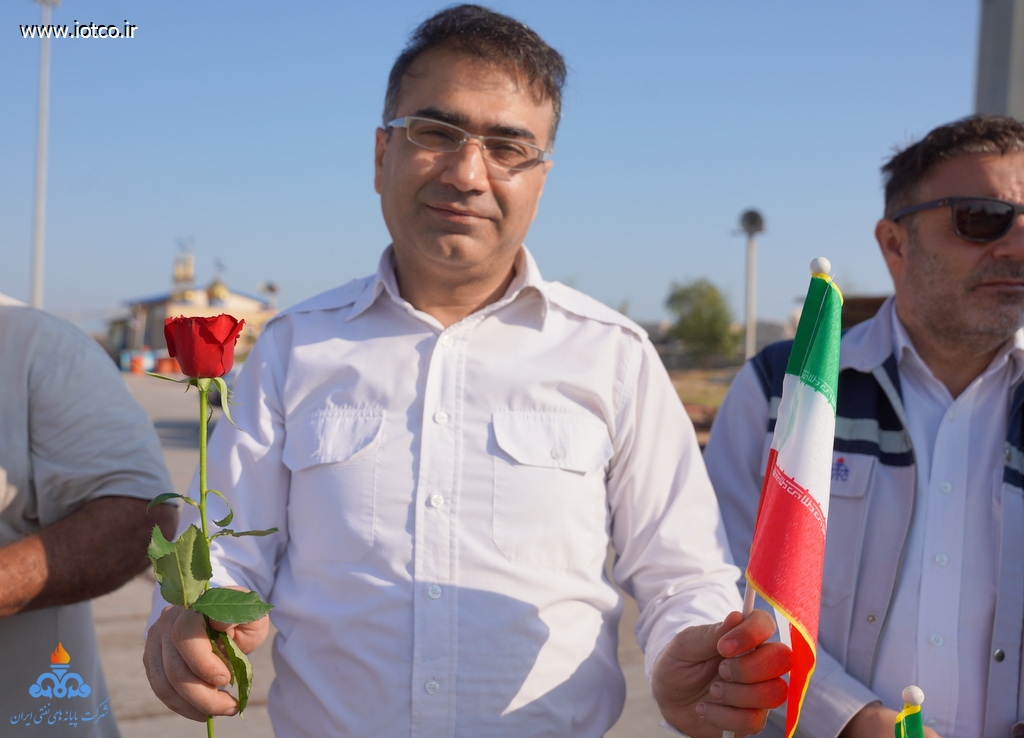 12 بهمن ماه  8