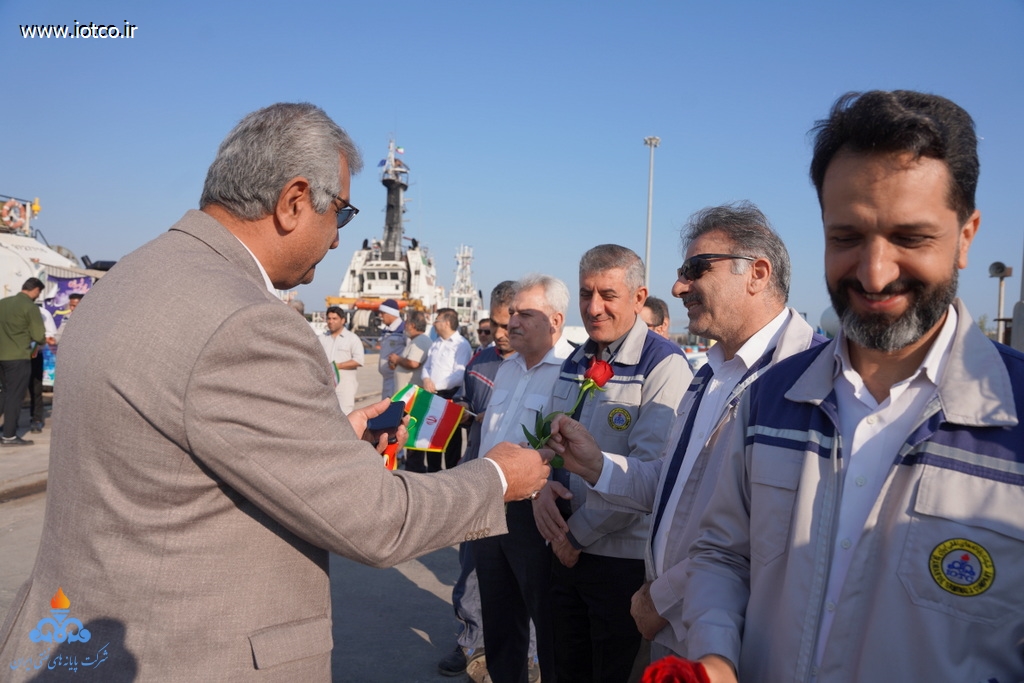 12 بهمن ماه  12