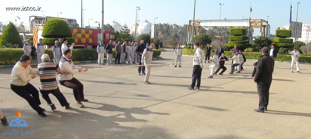 برگزاری مسابقات ورزشی به مناسبت دهه فجر در پایانه نفتی شمال 13