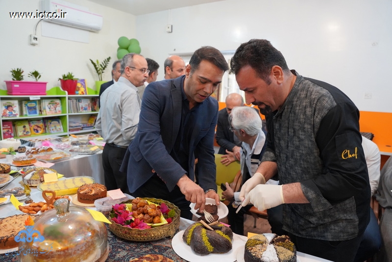 کیک و شیرینی + غذا + نان محلی 14