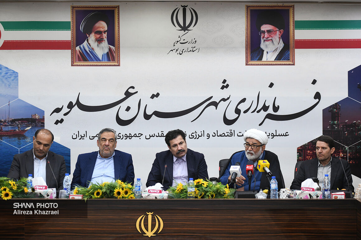 نشست شورای توسعه و برنامه‌ریزی شهرستان عسلویه 7