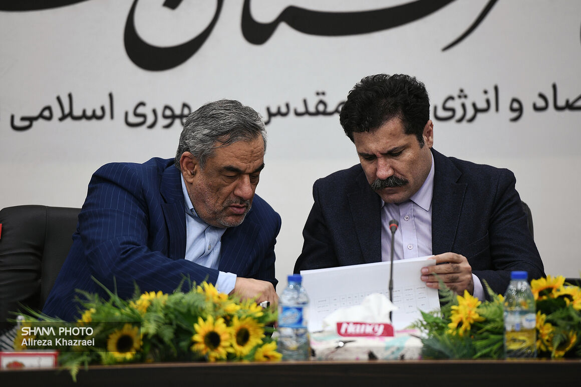 نشست شورای توسعه و برنامه‌ریزی شهرستان عسلویه 8