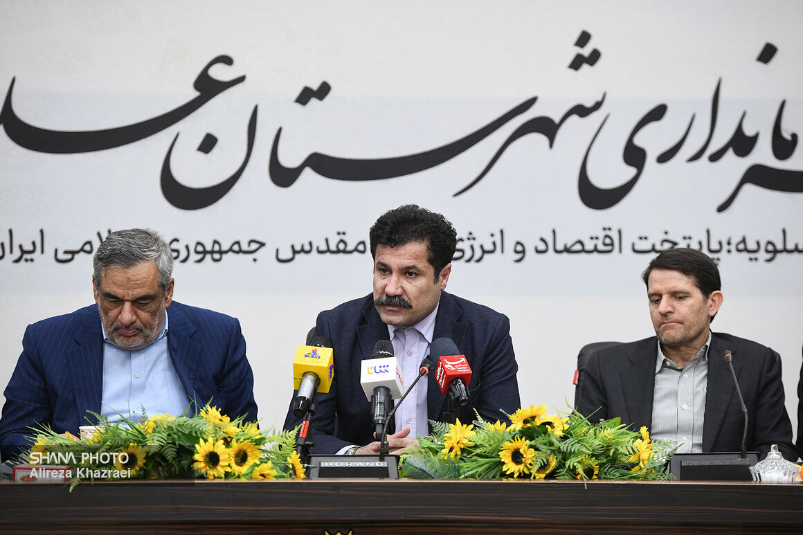 نشست شورای توسعه و برنامه‌ریزی شهرستان عسلویه 21