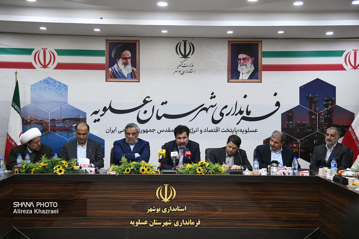 نشست شورای توسعه و برنامه‌ریزی شهرستان عسلویه 22