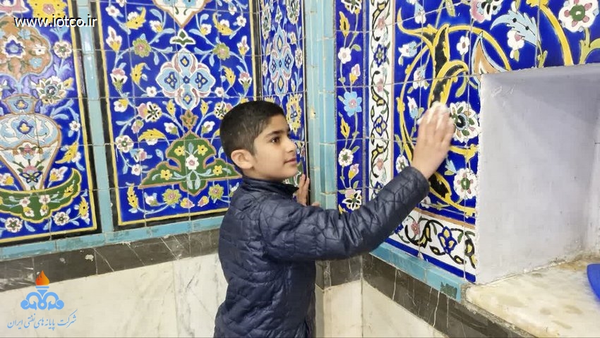 غبارروبی و عطرافشانی مسجد ولی‌عصر (عج) پایانه نفتی خارگ به مناسبت حلول ماه مبارک رمضان 3