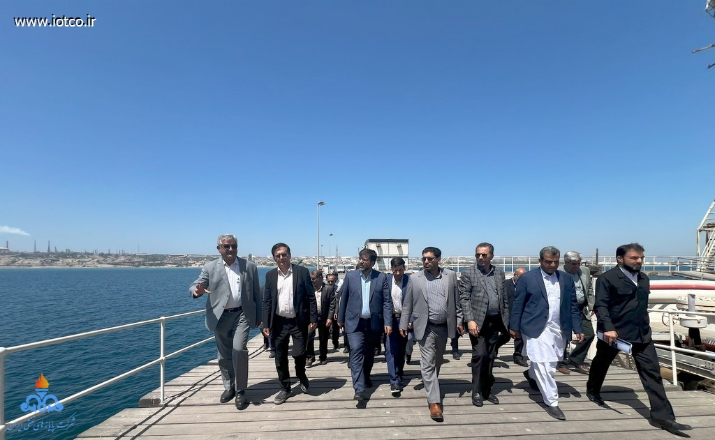 بازدید+ اعضای کمیسیون قضایی مجلس شورای اسلامی + قضات عالی‌رتبه کشور + پایانه نفتی خارگ+مهدی مهرانگیز، مدیرکل دادگستری استان بوشهر + جعفر پورکبگانی، نماینده مردم بوشهر، گناوه، دیلم و خارگ 6
