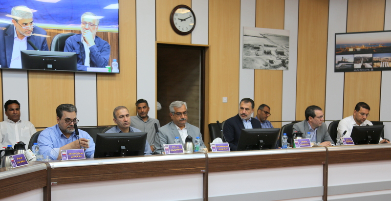 برگزاری نشست تخصصی بررسی مسائل سلامت و احصای نیازمندی‌های حوزه امداد، نجات و درمان در جزیره خارگ 13