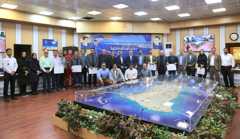 برگزاری نشست تخصصی بررسی مسائل سلامت و احصای نیازمندی‌های حوزه امداد، نجات و درمان در جزیره خارگ 16